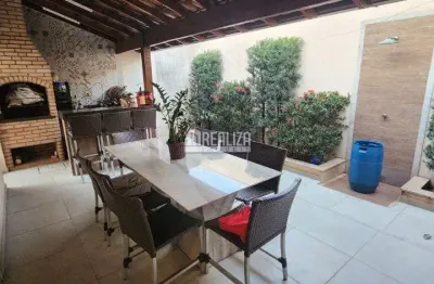 Casa a venda no bairro beija-flor ii, em uberaba: 2 dormitorios, suite, moveis planejados e mais!