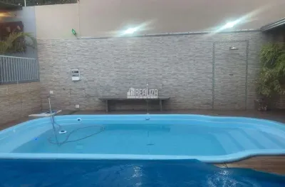 Casa com 4 dormitorios e piscina no nucleo habitacional silverio cartafina