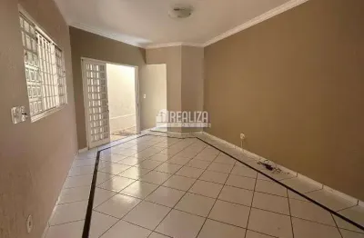 Casa com 3 quartos para alugar no Jardim São Bento, Uberaba 