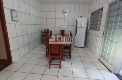 Casa com 2 quartos à venda na Cidade Ozanan, Uberaba 