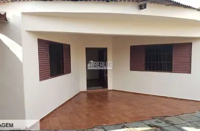 Casa redonda a venda em uberaba - 2 dormitorios, churrasqueira na varanda!