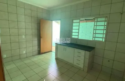 Casa de 4 dormitorios com 2 suites no bairro josa bernardino ii, em uberaba