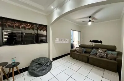 Casa com 3 dormitorios no bairro jardim espirito santo, em uberaba!