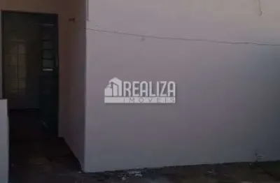 Casa a venda no bairro santa maria, uberaba: 2 dormitorios, garagem e area de servico!