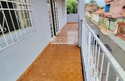 Casa com 3 dormitorios e 3 banheiros no nucleo residencial tutunas, em uberaba.