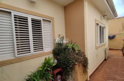 Casa com 3 dormitorios e suite no bairro conjunto jose barbosa, uberaba
