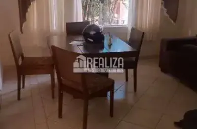 Casa a venda em uberaba, bairro conjunto jose barbosa - 3 dormitorios, suite e garagem dupla!
