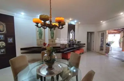 Casa de luxo no parque do mirante, uberaba - 4 suites, piscina e varanda gourmet!