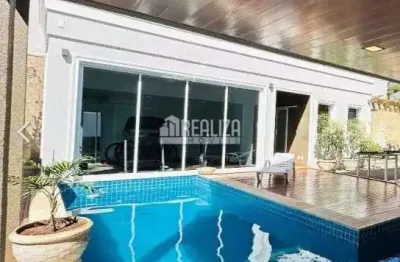 Casa com 6 quartos à venda no Conjunto Morada do Sol, Uberaba 