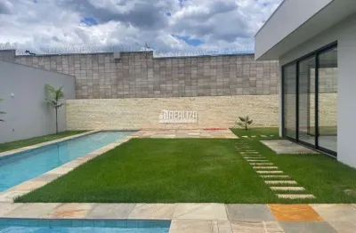 Casa com piscina aquecida e moveis planejados no condominio residencial vila vita, no bairro ouro preto em patrocinio