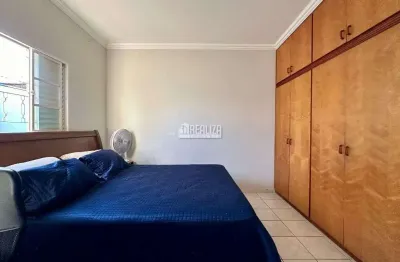 Casa a venda no bairro conjunto costa telles i, uberaba - 3 dormitorios, suite, 3 vagas