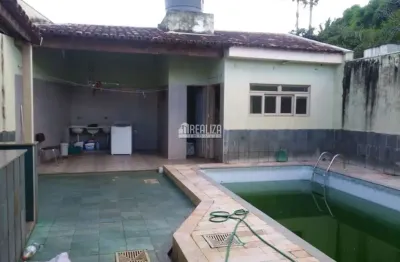Casa com 4 quartos à venda na Vila São José, Uberaba 