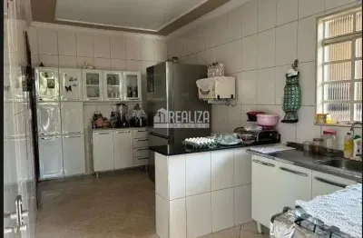 Casa com 4 quartos à venda no Recreio dos Bandeirantes, Uberaba 