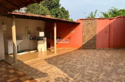 Casa de 3 dormitorios com churrasqueira e portao eletronico em lot. maria da conceicao, igarapava!