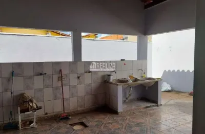 Casa com 3 quartos à venda no Conjunto Manoel Mendes, Uberaba 