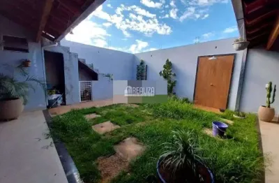 Casa com 3 quartos à venda no Parque das Laranjeiras, Uberaba 