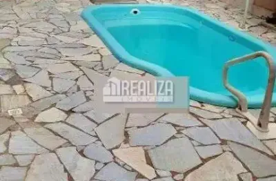 Casa com 4 quartos à venda na Vila São Vicente, Uberaba 