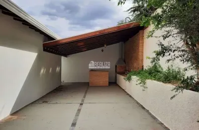 Linda casa com 4 dormitorios no bairro sao sebastiao - uberaba