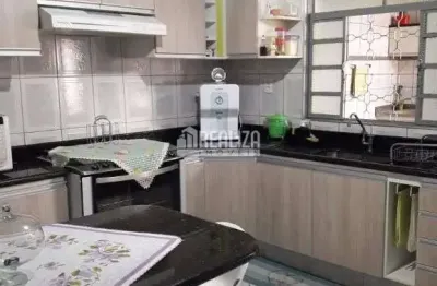 Casa com 2 quartos à venda no Parque das Américas, Uberaba 