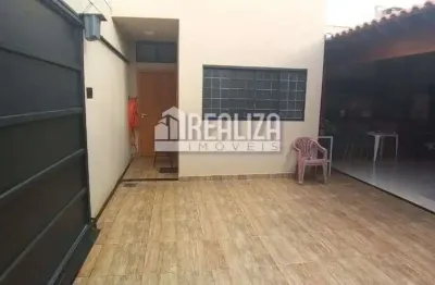 Casa a venda no parque das laranjeiras, uberaba - 3 dormitorios, suite e garagem!