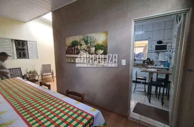 Casa com 4 quartos à venda no Parque das Gameleiras, Uberaba 