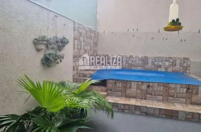 Casa padrao a venda no jardim esplanada, uberaba: 2 dormitorios, suite, churrasqueira e piscina