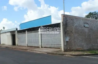 Casa padrao com 3 dormitorios e area externa na vila craide, uberaba