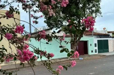 Casa com 4 quartos para alugar no universitário, uberaba  por r$ 2.100