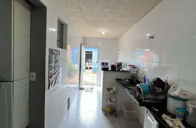 Casa a venda no Parque dos Girassois, Uberaba - 3 dormitorios com ponto comercial.