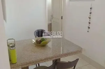 Apartamento com 3 Dormitorios e Moveis Planejados no Condominio Edificio Rossana, em Uberaba