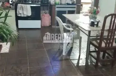 Casa com 4 quartos à venda no Jardim Elza Amuí II, Uberaba 