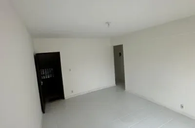 Apartamento amplo  - 3/4 com suíte -- acupe de brotas - escada