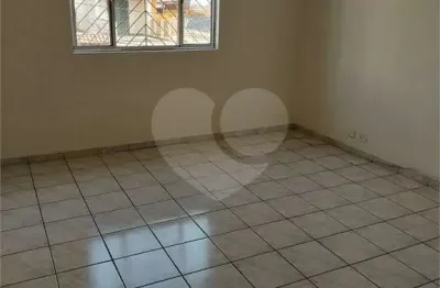 Casa com 1 quarto para alugar no Utinga, Santo André 
