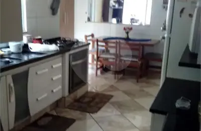 Casa com 2 quartos à venda na Vila Camilópolis, Santo André 