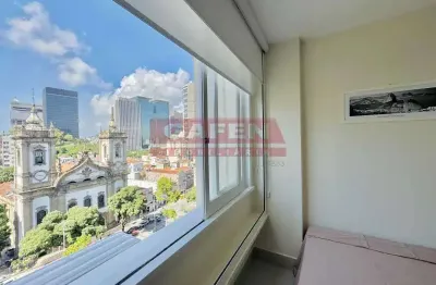 Excelente apartamento reformado ao lado do metrô na uruguaiana