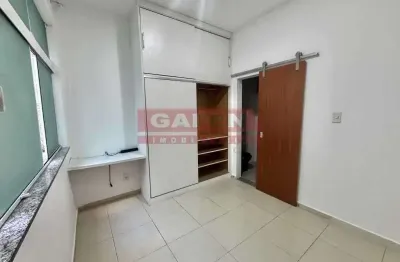 Excelente apartamento quarto e sala reformado em laranjeiras - ao lado do metrô