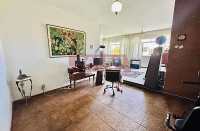 Excelente apartamentos 3 quartos com suíte e vaga de garagem próximo a Ipanema, em frente ao metrô