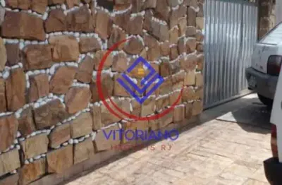 Casa á venda em bento ribeiro tres quartos  com garagem !