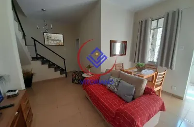 Casa triplex de quatro quartos à venda na vila valqueire!