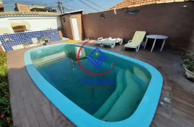 Casa triplex com cinco quartos e duas piscina á venda em oswaldo cruz!