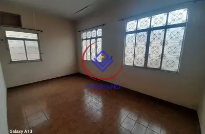 Casa  á venda em bento ribeiro dois quartos garagem !
