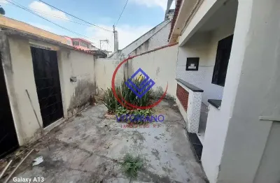 Casa independente três quartos  e garagem á venda no parque anchieta!