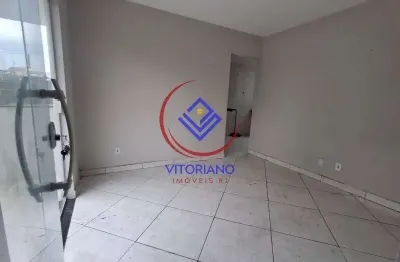 Casa tipo apartamento no segundo andar à venda em bento ribeiro!