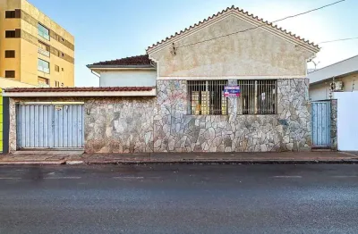 Casa com 3 quartos à venda no centro - 308m² - serrana