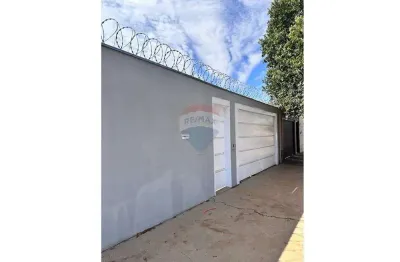 Casa com 3 quartos à venda na Rua Vera Alice Toscano De Campos, 357, Centro, Jardinópolis