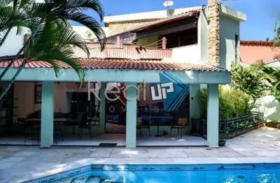 Casa em condomínio fechado com 3 quartos à venda na engenheiro neves da rocha, itanhangá, rio de janeiro, 512 m2 por r$ 2.475.000