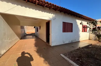 Casa com 2 quartos! excelente região do jardim piza