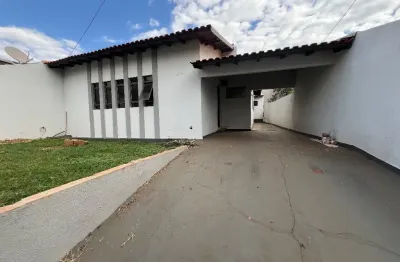 Casa com 2 quartos à venda na Rua Capri, Parque Residencial Joaquim Toledo Piza, Londrina