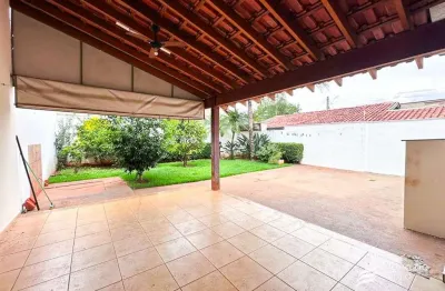 Casa com quintal amplo no bairro jardim nova yorque - araçatuba/sp