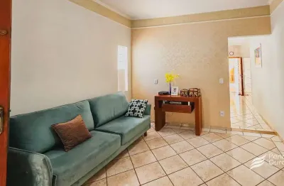 Casa espaçosa com 03 quartos à venda no bairro planalto